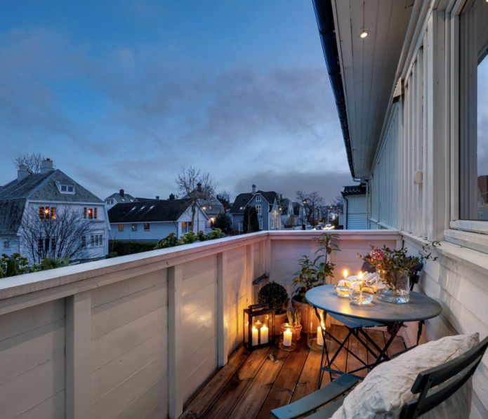 освітлення лоджії у скандинавському стилі