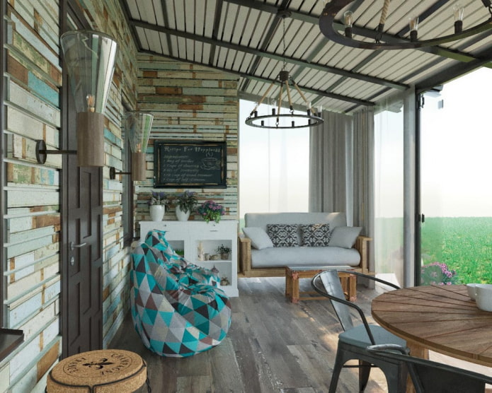 Яскравий балкон у стилі лофт