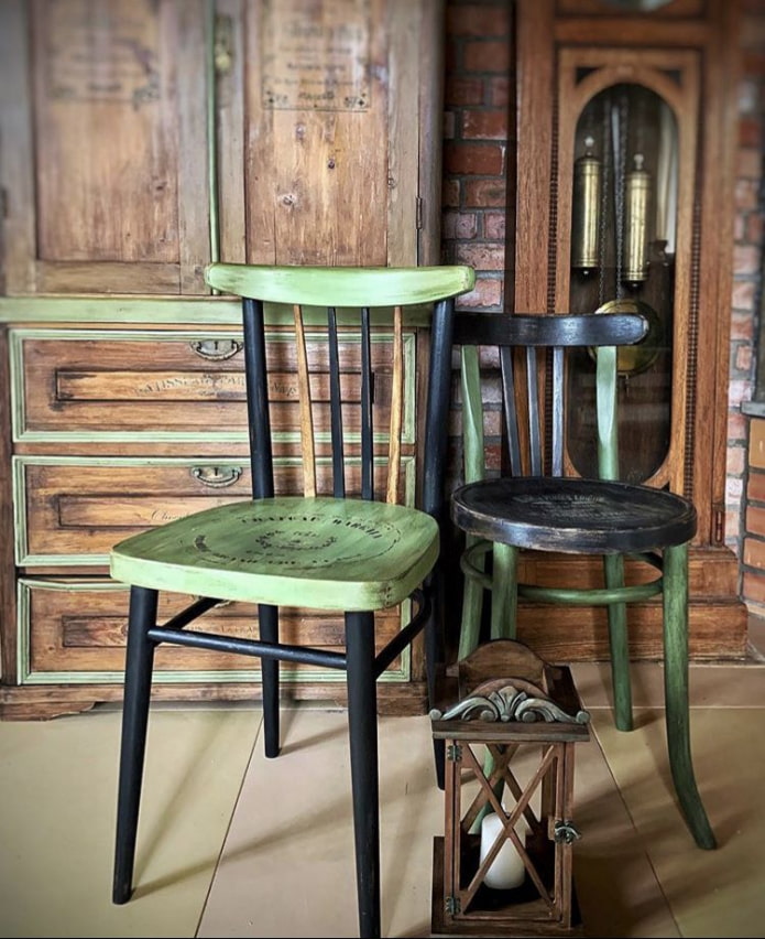 Стулья окрашенные