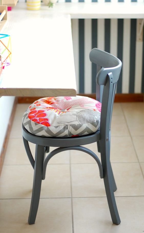 Стул с подушкой