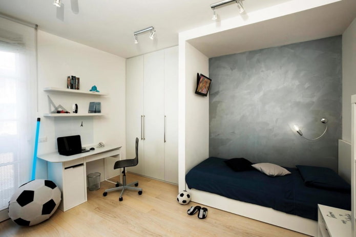 łóżko we wnęce we wnętrzu pokoju dziecięcego