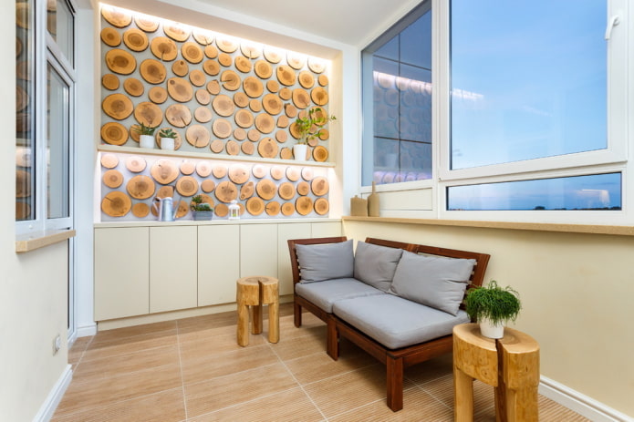 оздоблення підлоги в інтер'єрі балкона