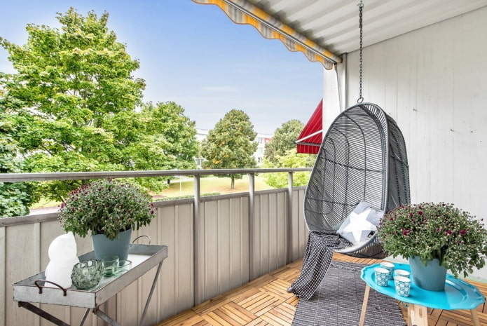 колірне оформлення балкона