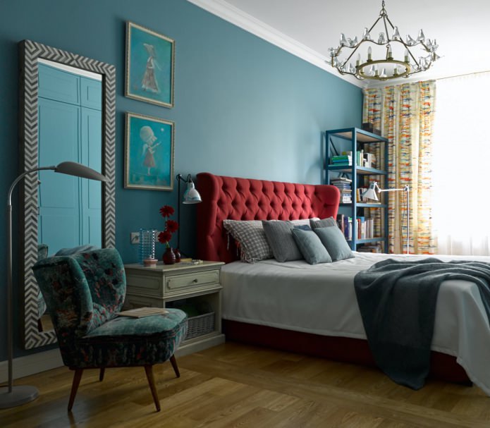 Die Schlafzimmerwände blau streichen