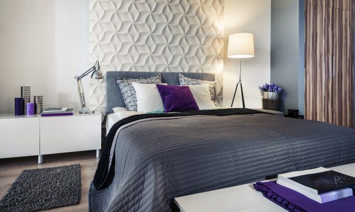 weiße 3D-Paneele an der Wand im Schlafzimmer