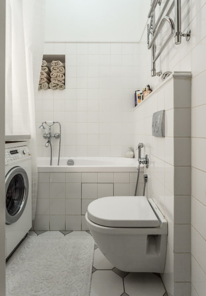 біла плитка та фарбування