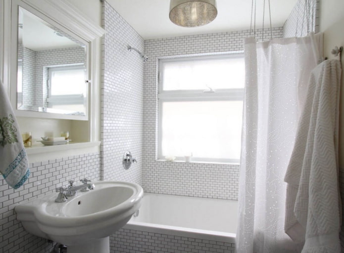 дрібна плитка у ванній