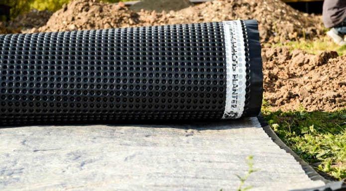 Дренажная профилированная мембрана