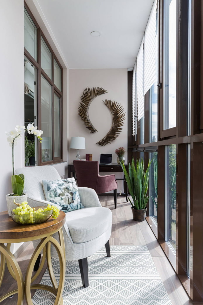 Балкон із панорамними вікнами