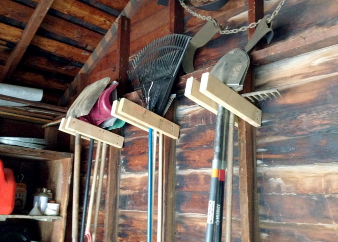 Держатели из брусков