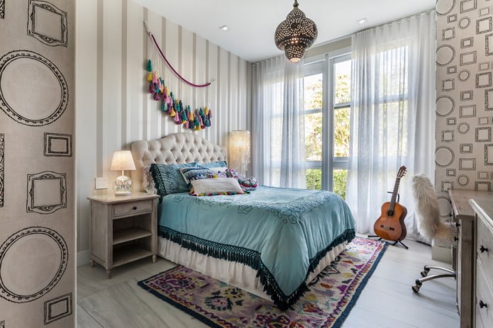 tekstylia we wnętrzu sypialni dla nastolatki