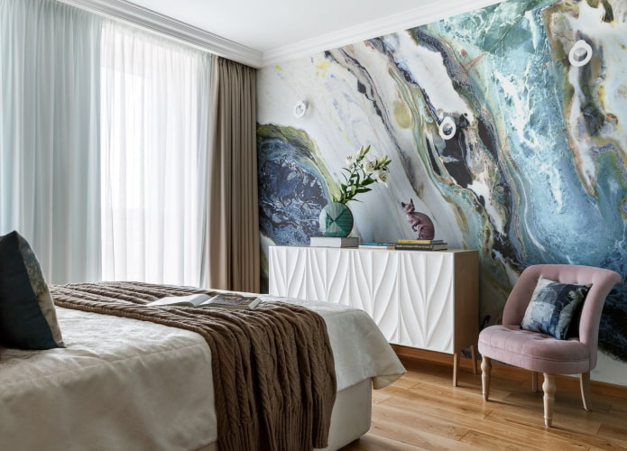 schmale Kommode im Schlafzimmer