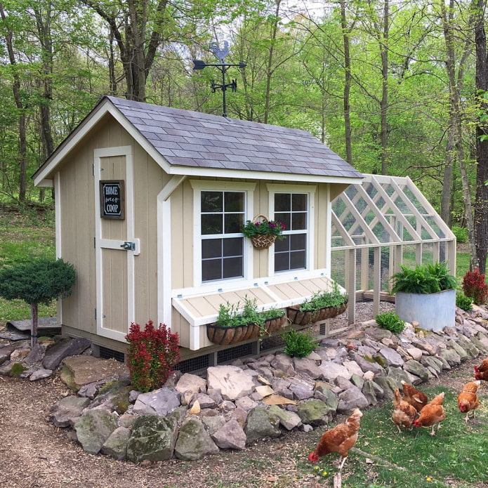 курятник в виде коттеджа