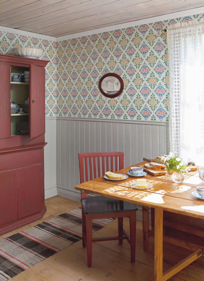 Обои и вагонка