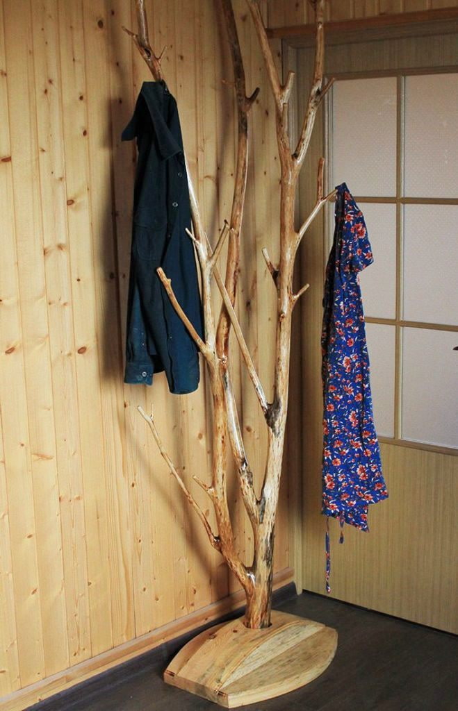 Вешалка из ветки