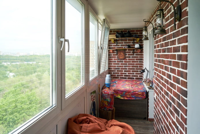 Червона плитка у вигляді цегли