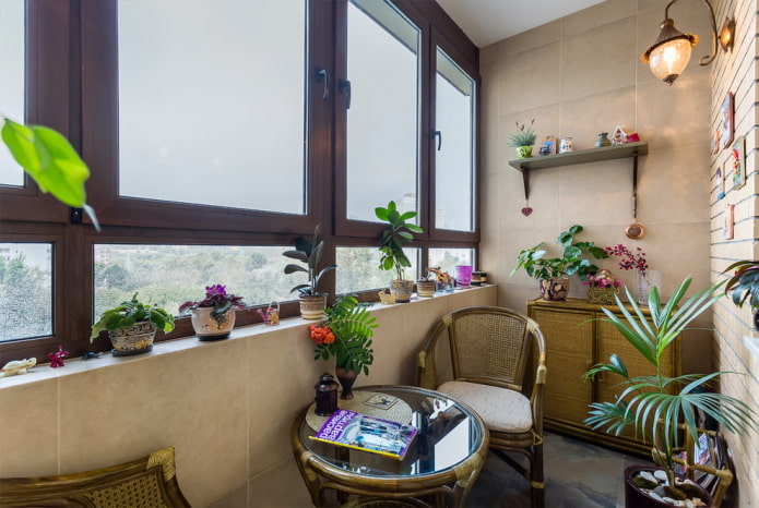 Керамограніт та цегла