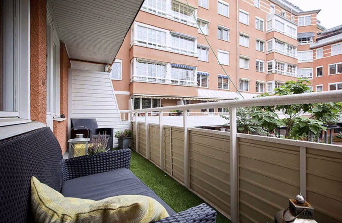 оздоблення стелі на відкритій лоджії