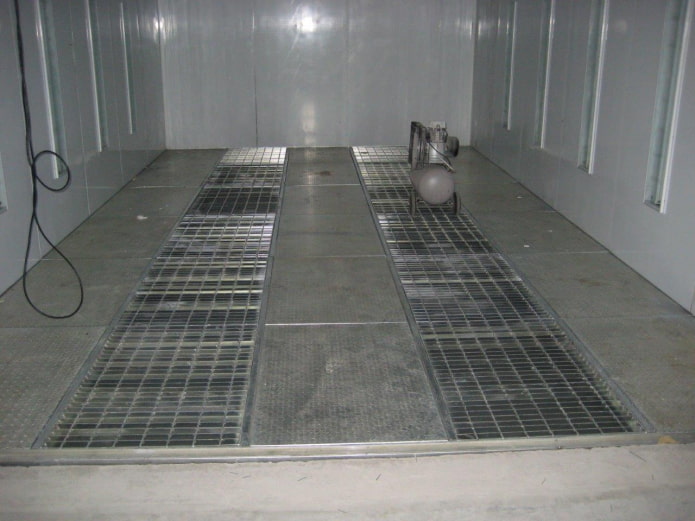 пол из металлических решеток