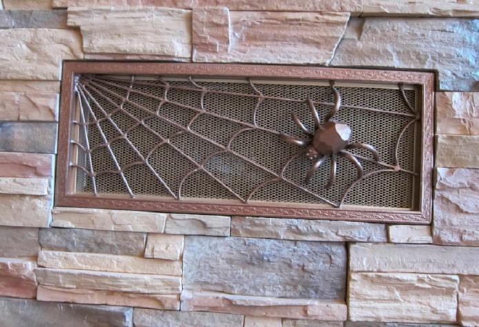 декоративная решетка на отдушину в цоколе