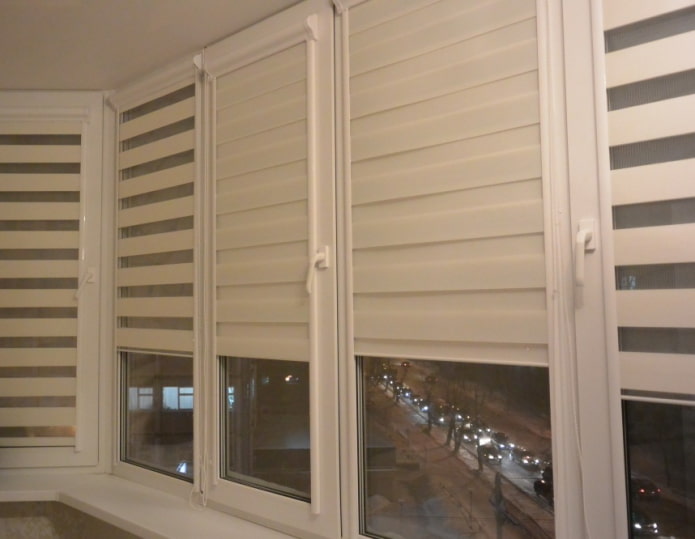 рольштори день-ніч на лоджії