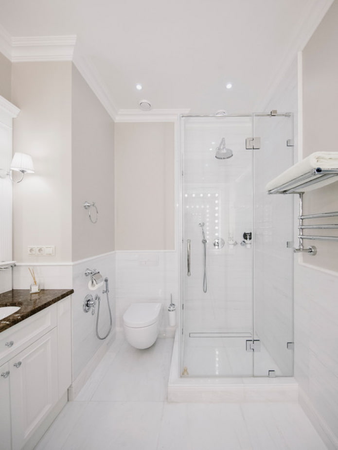 ніжні тони рожевого у ванній