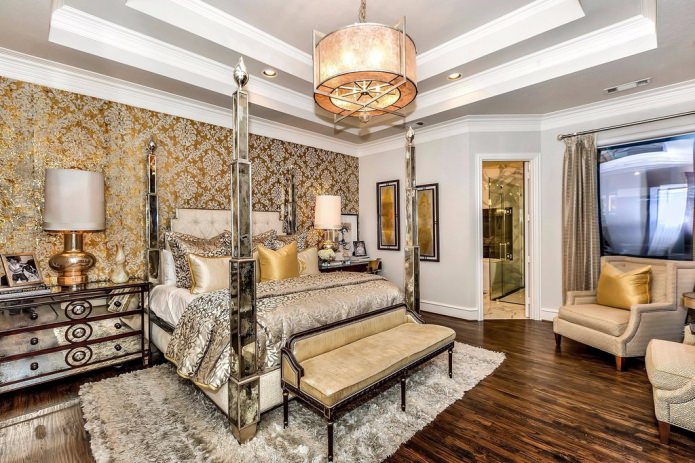 Tapete an der Wand in einem klassischen Schlafzimmer