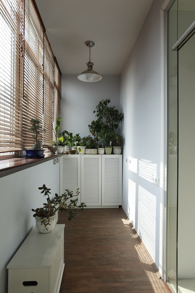 горизонтальні жалюзі на лоджії